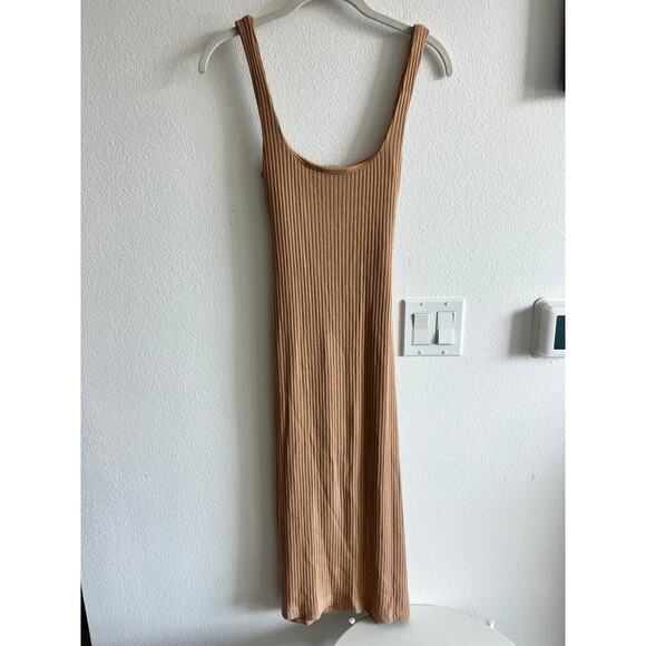 Reformation Hosby ribbed dress in tan size M - Picture 5 of 9